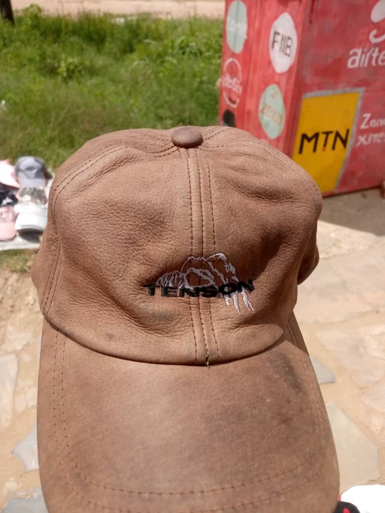 Caps