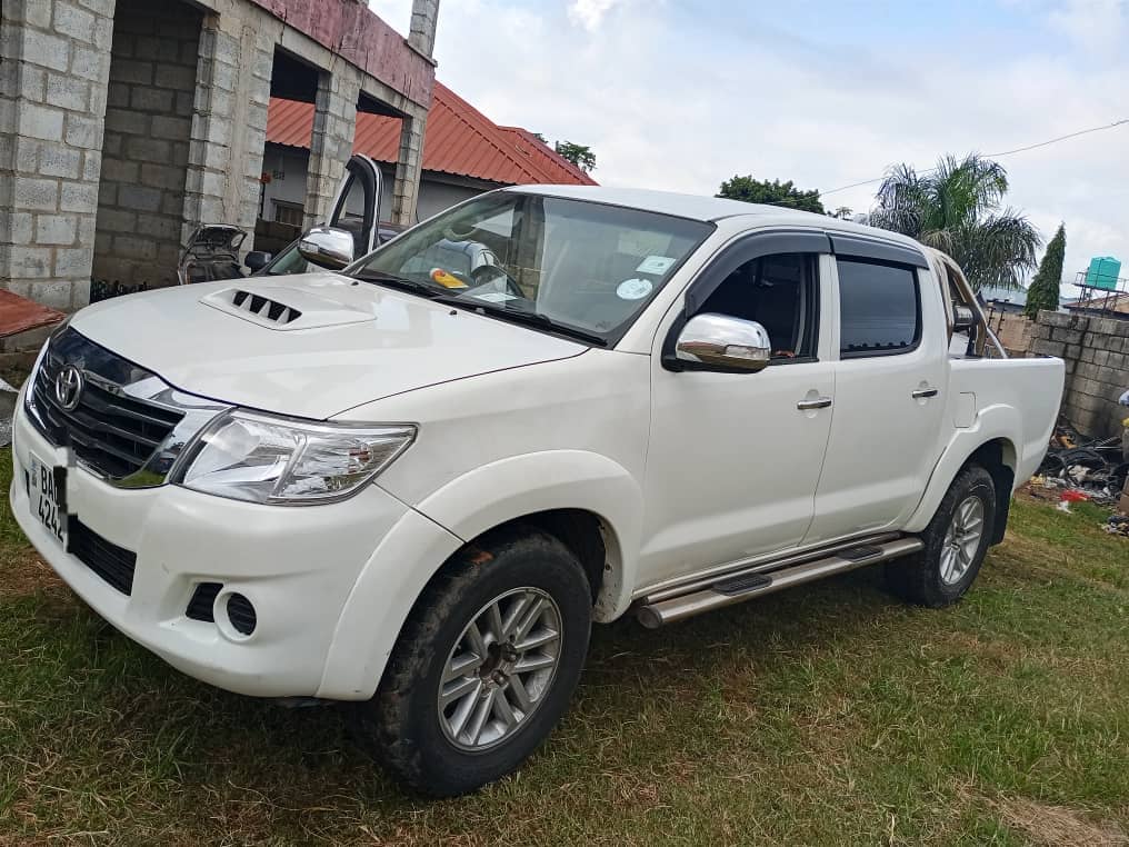 TOYOTA HILUX
